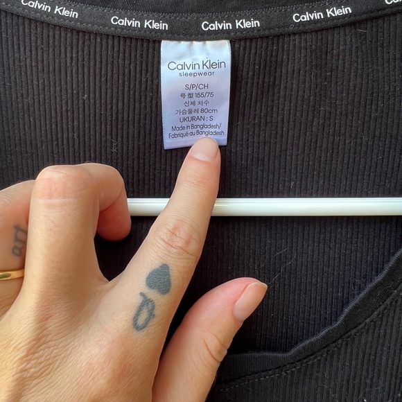 Calvin Klein waffle knit long sleeve top - Picture 2 of 2